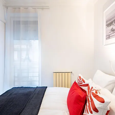 Balcony - - Spacious - Sunny * Budapest