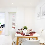 Balcony - - Spacious - Sunny Apartman *
