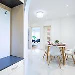 Balcony - - Spacious - Sunny Apartman *