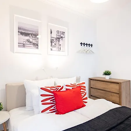 Apartament Balcony - - Spacious - Sunny *