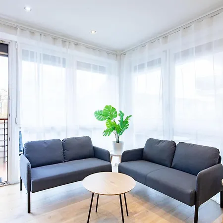 Balcony - - Spacious - Sunny * Budapest