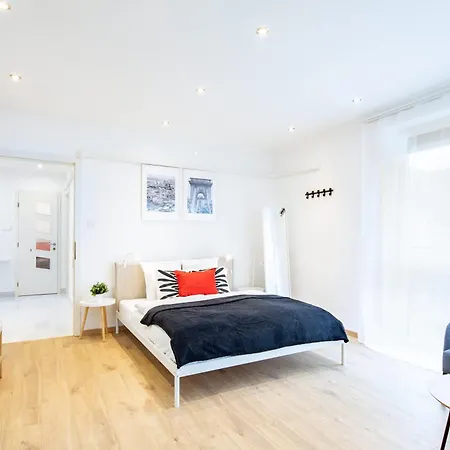 Balcony - - Spacious - Sunny * 부다페스트